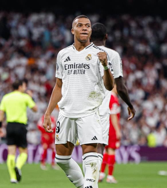 姆巴佩禁赛缩减震动西甲！皇马高层施压助力，巴萨球迷愤怒不满