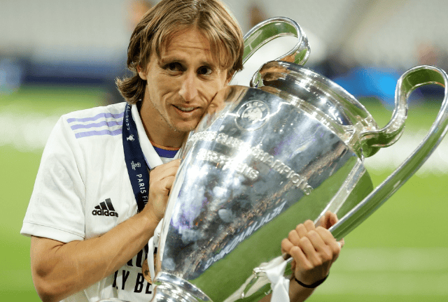 莫德里奇告别皇马：13年传奇终章，魔法中场最后一舞